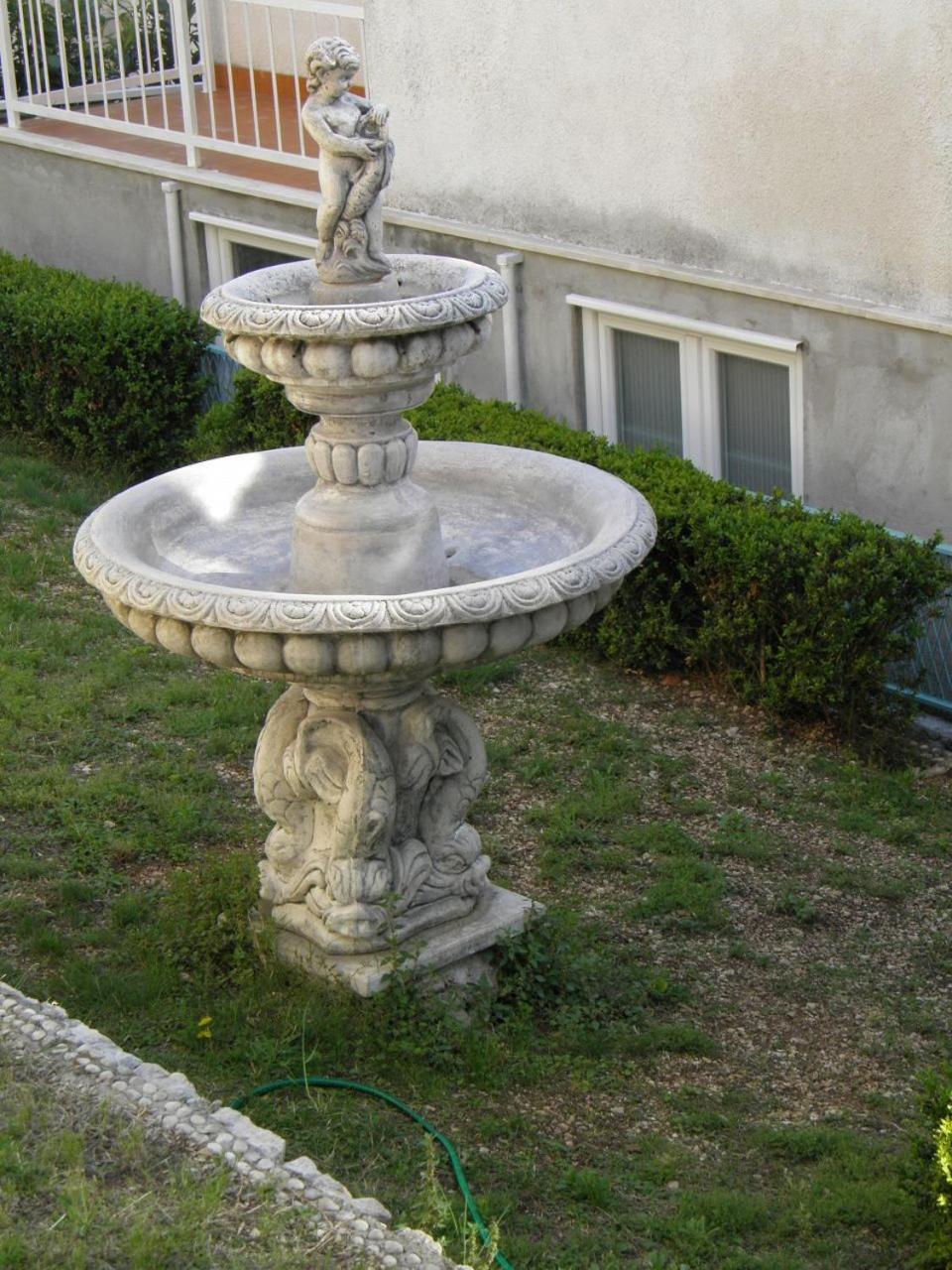 Apartments Angela - With Beautiful Courtyard Brela Exterior photo